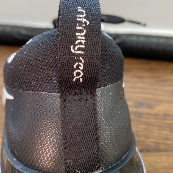 Nike Infinity React Run Flyknit - Picture 4 of 5